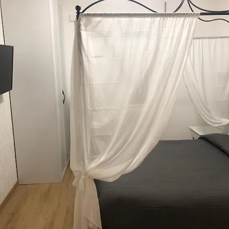Pensión Dea Tiburtina 4*