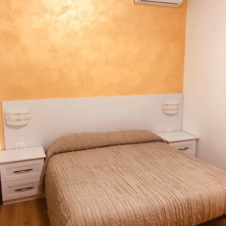 Pensión Dea Tiburtina 4*
