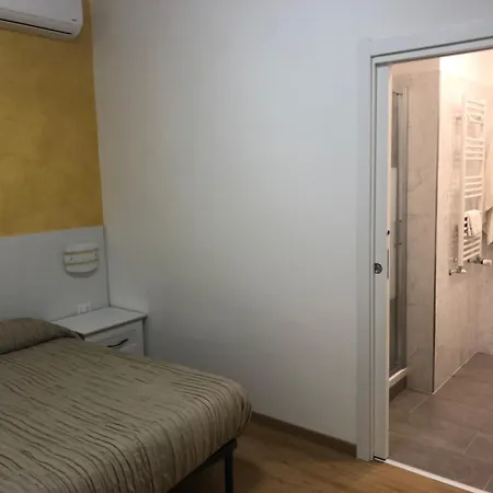Dea Tiburtina ゲストハウス 4*
